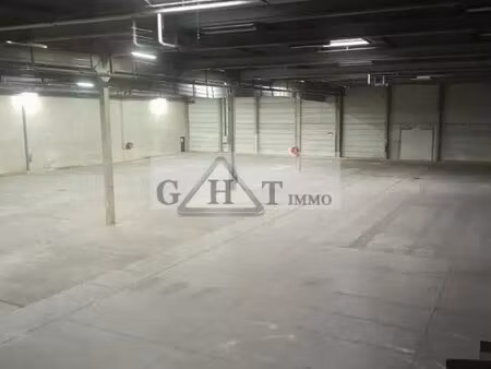 location entrepôt 2 725 m²