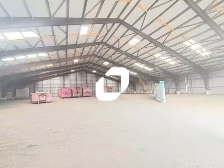 location entrepôt 400 m² à 1 600 m²