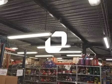 location entrepôt 2 413 m²