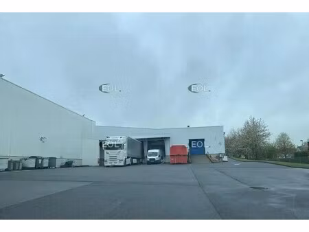 location entrepôt 1 400 m² à 8 393 m²