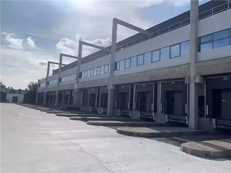 location entrepôt 14 800 m² à 60 778 m²