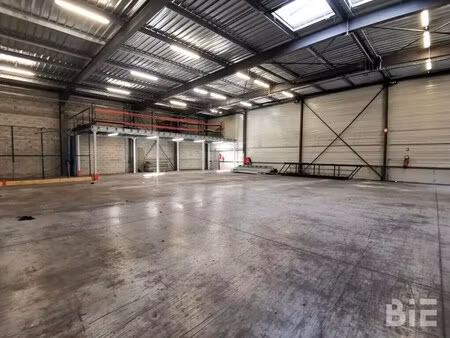 location entrepôt le haillan 33185 2000m²