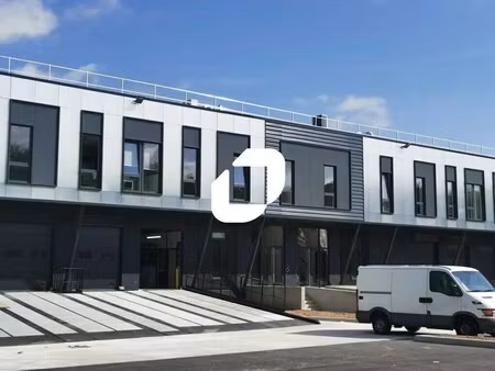location local d'activités 2 747 m²
