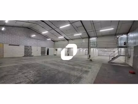 location entrepôt 800 m² à 1 935 m²