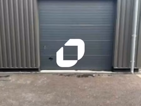 location local d'activités 61 m² à 161 m²