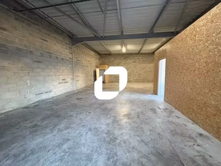 location local d'activités 150 m²