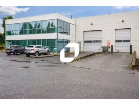 location local d'activités 1 332 m²