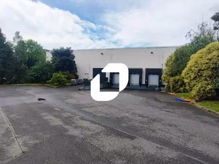 location local d'activités 1 500 m² à 4 546 m²