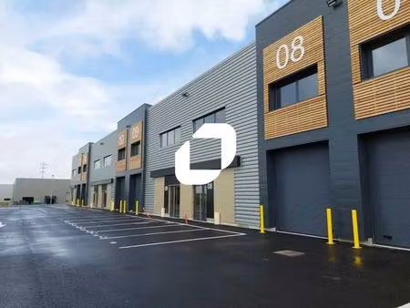 location local d'activités 227 m² à 979 m²