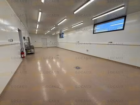 location local d'activités 180 m²