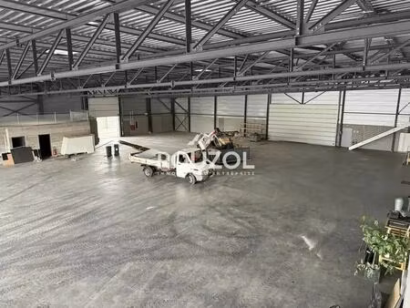 location local d'activités 3 200 m²