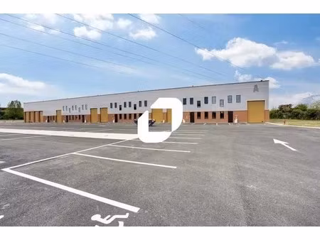 location local d'activités 435 m² à 1 300 m²