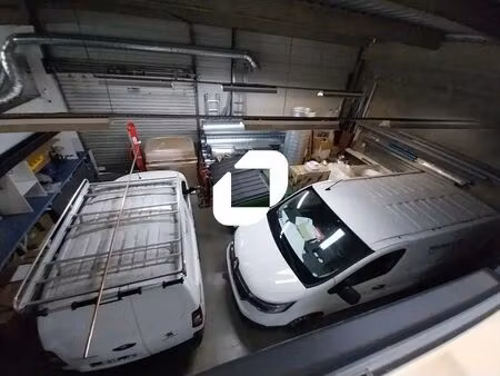 location local d'activités 294 m²