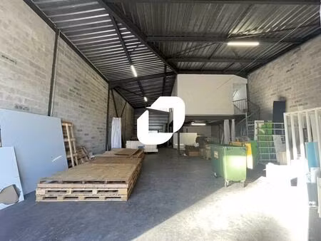 location local d’activités le taillan medoc 33320 302m²