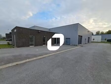 location local d'activités 465 m²