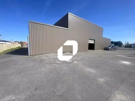 location local d'activités 500 m²