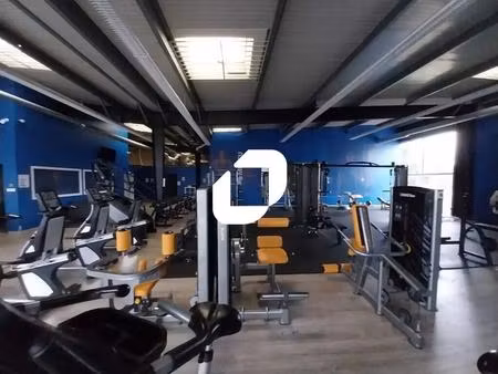 location local d'activités 662 m²