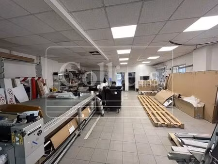 location local d'activités 145 m²