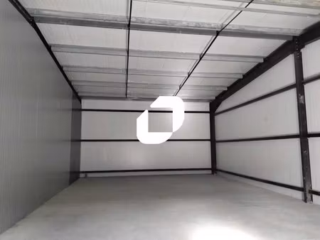 location local d'activités 100 m² à 200 m²