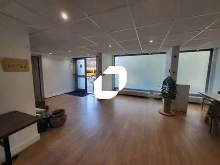 location local d'activités 292 m²
