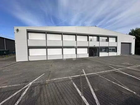location local d'activités 2 348 m²