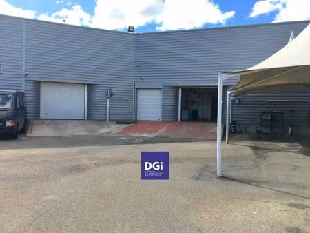 location local d'activités 300 m²