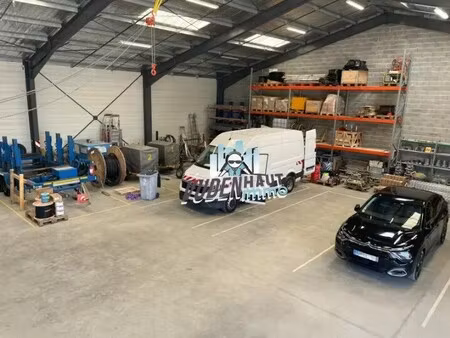 location local d'activités 615 m²