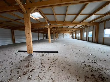 location local d'activités 640 m²