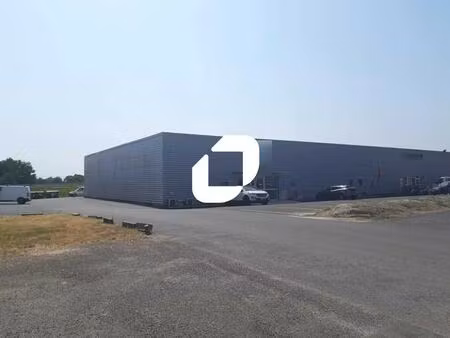location local d'activités 728 m²