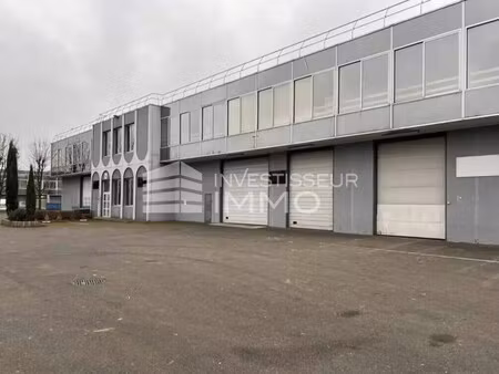 location local d'activités 1 571 m²