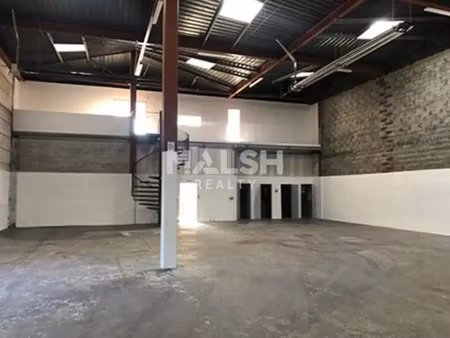location local d’activités saint etienne 42000 462m²
