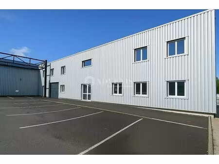 location local d'activités 210 m²