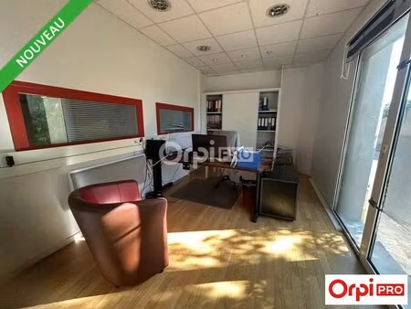 location local d'activités 300 m²