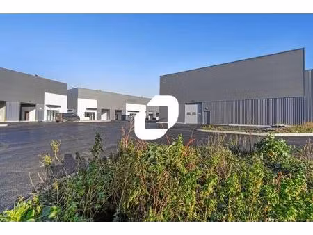 location local d'activités 218 m²