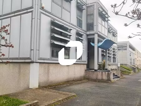 location local d'activités 362 m²