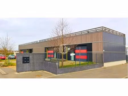 location local d'activités 132 m²