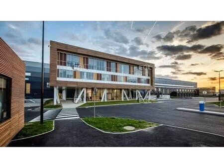 location entrepôt 86 380 m²