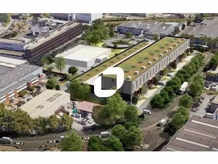 location local d'activités 339 m² à 9 657 m²