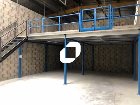 location local d'activités 66 m² à 2 043 m²