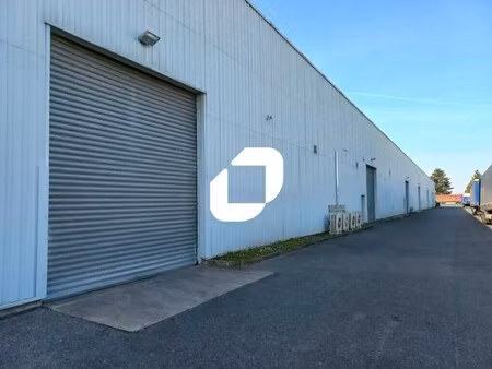 location local d'activités 140 m² à 1 340 m²