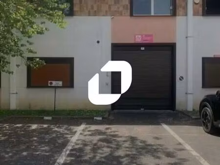 location local d'activités 100 m² à 211 m²