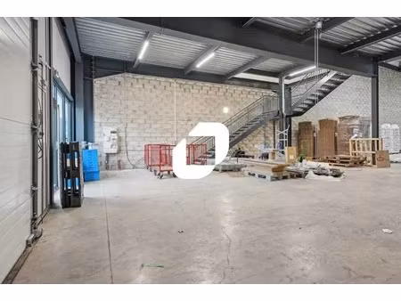 location local d'activités 100 m² à 620 m²