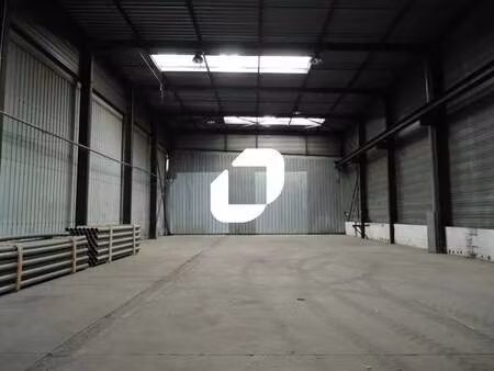 location local d'activités 545 m²