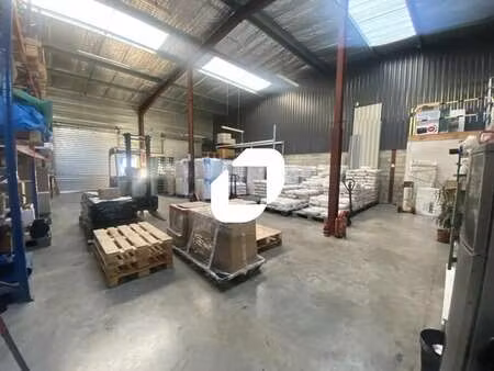 location local d'activités 274 m²