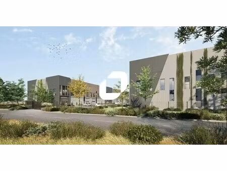 location local d'activités 637 m² à 9 501 m²