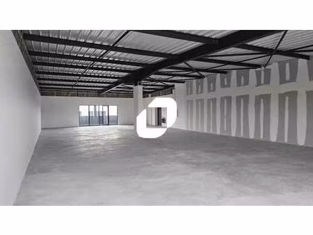 location bureaux 91 m² à 1 226 m²