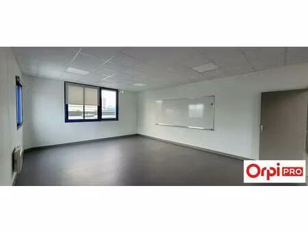 location bureaux 204 m² à 477 m²