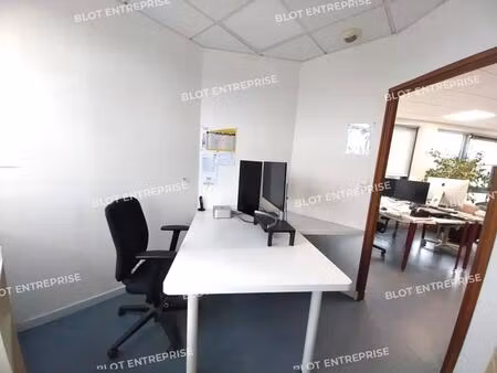 location bureaux 127 m²