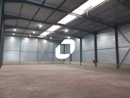 location local d'activités 2 212 m²