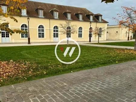 location commerce compiegne 60200 200m²